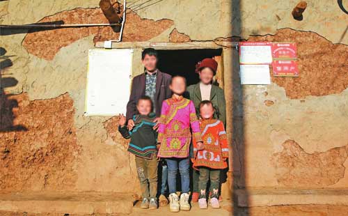 今年將告別土坯房搬進新家.jpg 今年將告別土坯房搬進新家.jpg