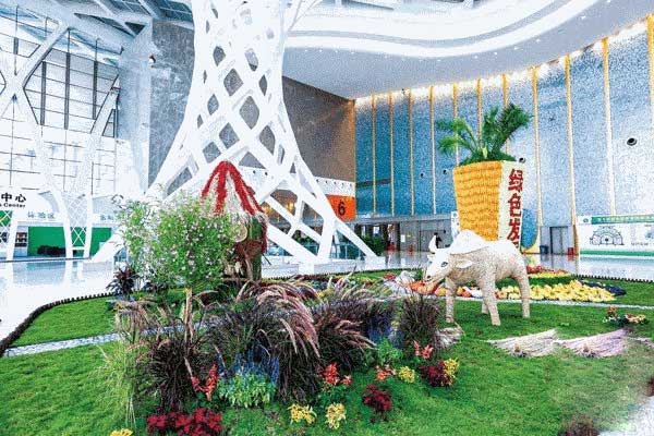 昆明搬家公司解讀2018昆明國際農(nóng)博會開幕首日簽約額達241億.jpg 昆明搬家公司解讀2018昆明國際農(nóng)博會開幕首日簽約額達241億.jpg